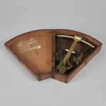 1628 4147 Octant i låda